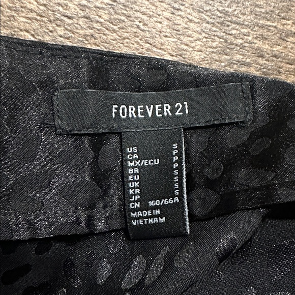 Forever 21 Black Animal Print Mini Skirt ✨CLEAROUT✨ - Picture 4 of 4